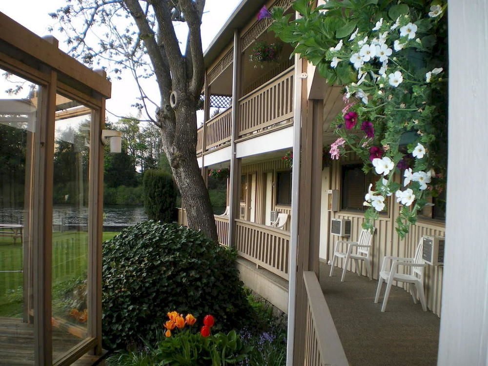 Campbell River Lodge 외부 사진